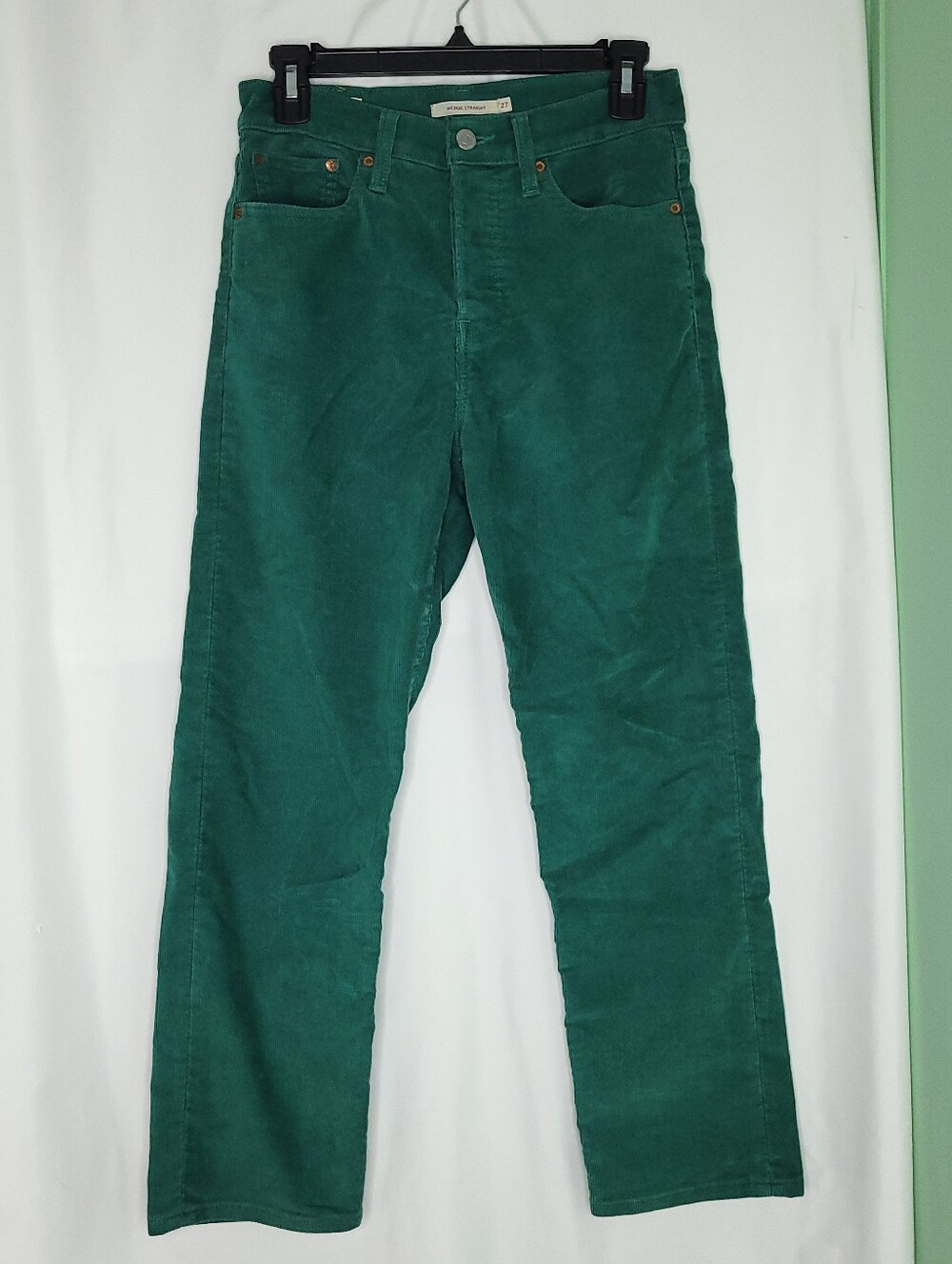 LEVI'S Wedgie Straight Women's Green Corduroy Button Fly Pants Size 27